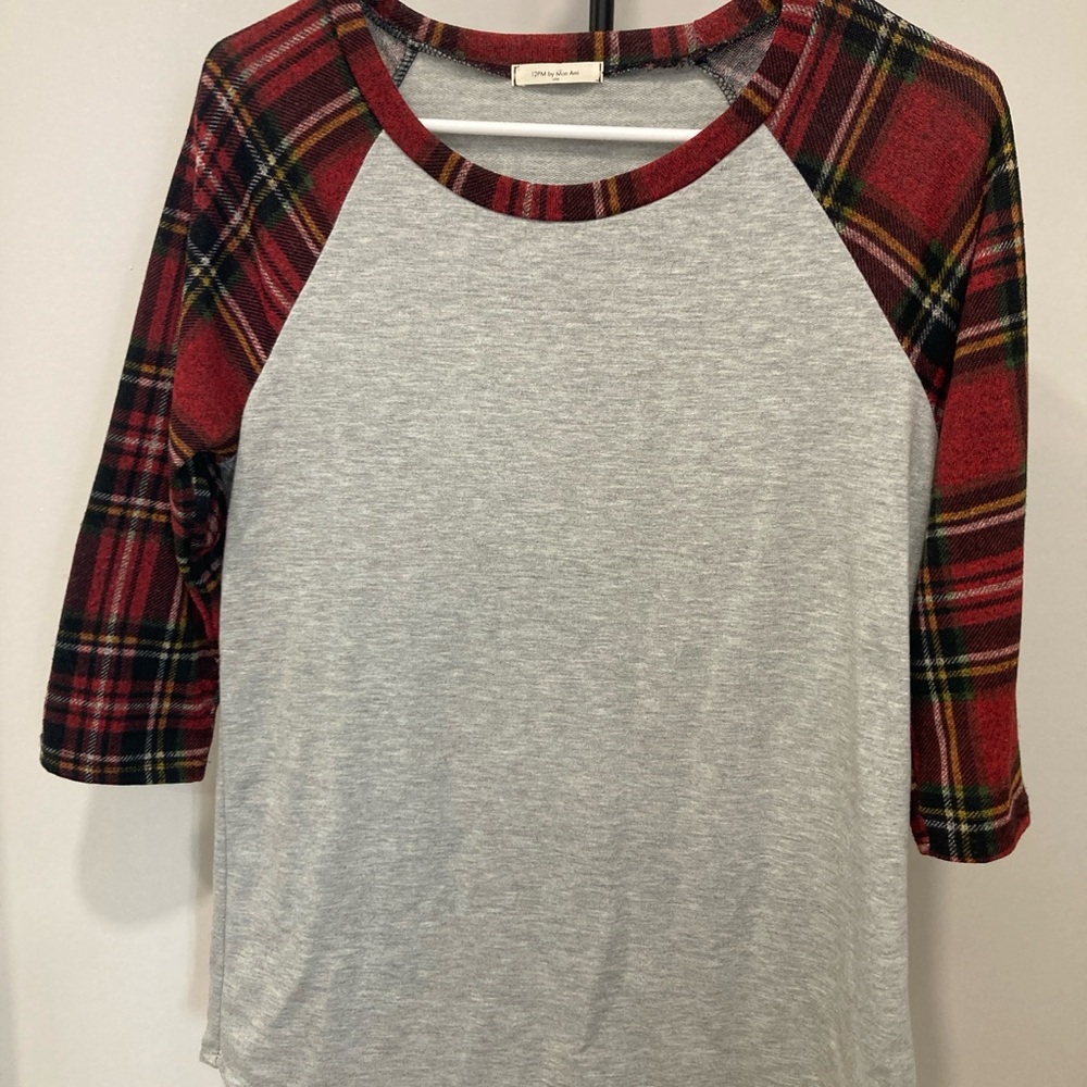 12 PM By Mon Ami Gray Women’s Red Raglan Plaid Top